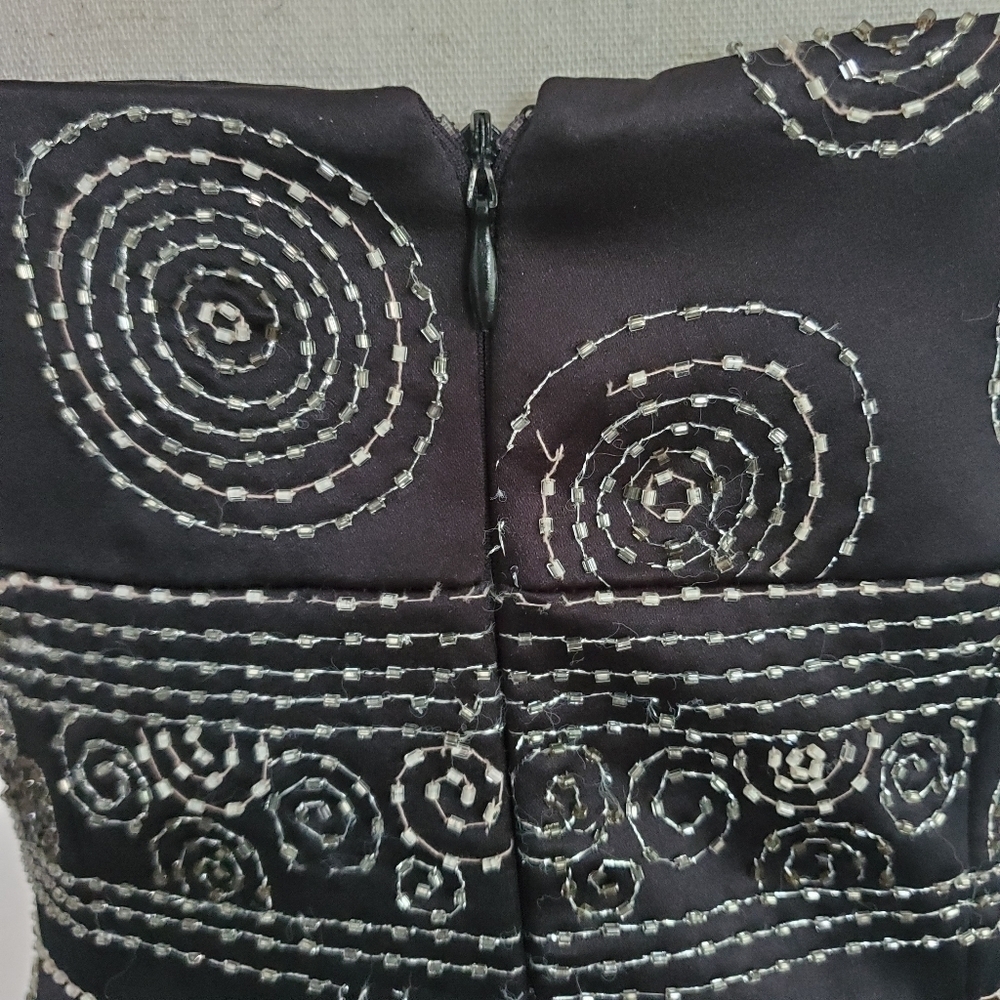 Laundry by Shelli Segal Beaded Black Midi Dress - Picture 7 of 8